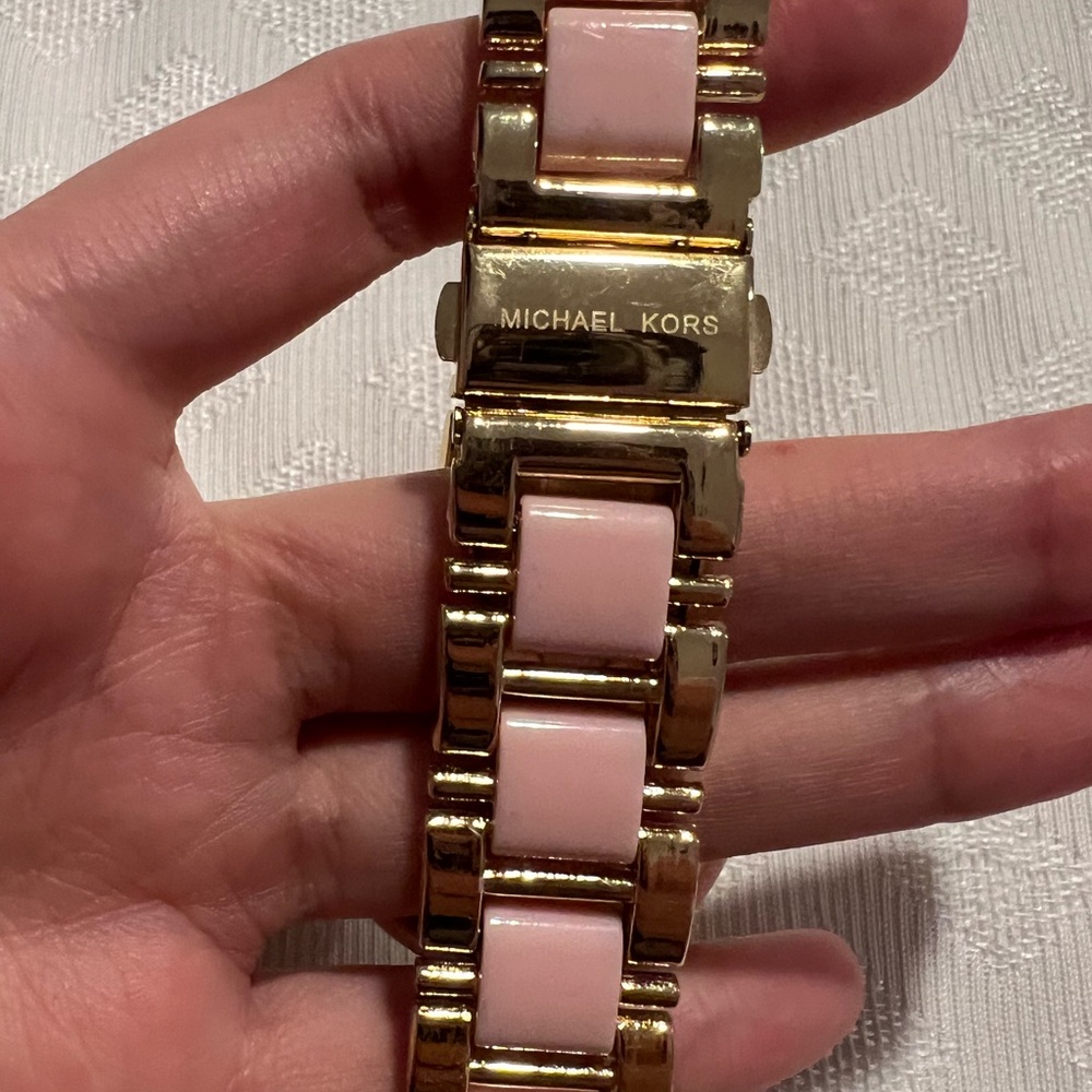 Michael Kors Rose Gold Chronograph Watch with Leather Strap and Water Resistance - Picture 4 of 7